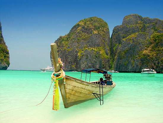 Phi Phi, Bamboo & Rang Yai Islands Tour from Phuket –With Fishing